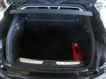 Car image 24