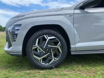 Car image 15