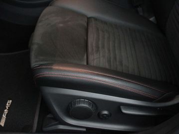 Car image 33