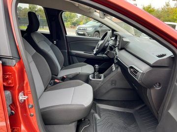 Car image 11