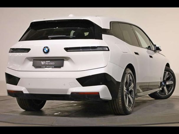 BMW iX xDrive40 240 kW image number 3