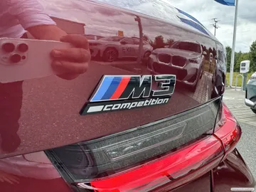 Car image 30