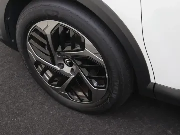 Car image 33