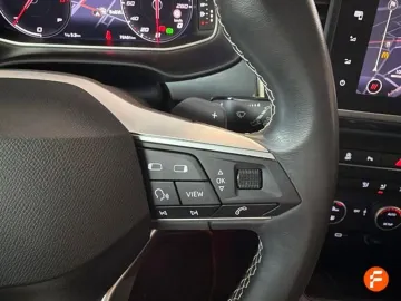 Car image 28