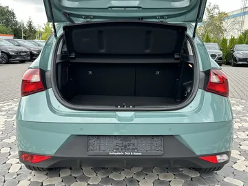 Car image 26
