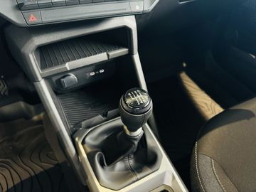 Car image 29