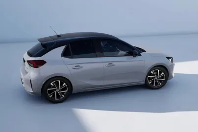 Car image 5