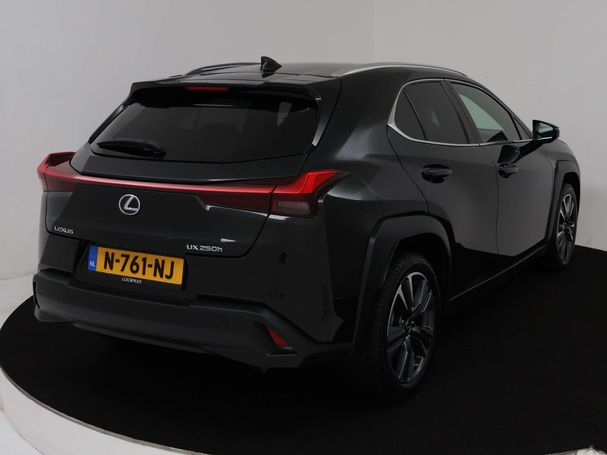 Lexus UX 250h 135 kW image number 17