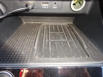 Car image 40