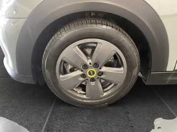 Car image 39