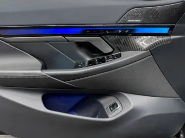 Car image 47