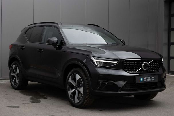 Volvo XC40 B3 Plus Dark 120 kW image number 2