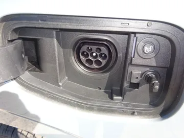 Car image 30