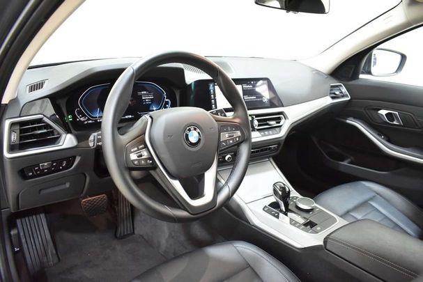 BMW 330 Touring xDrive 185 kW image number 7