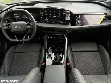 Car image 40