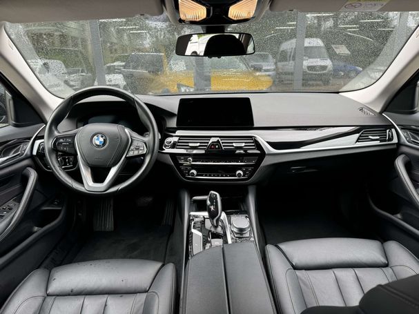 BMW 520i Touring 135 kW image number 6