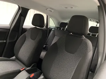Car image 43