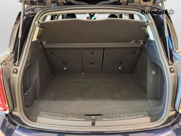 Car image 32