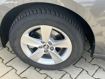 Car image 31
