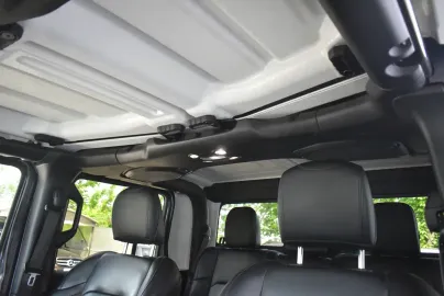 Car image 24