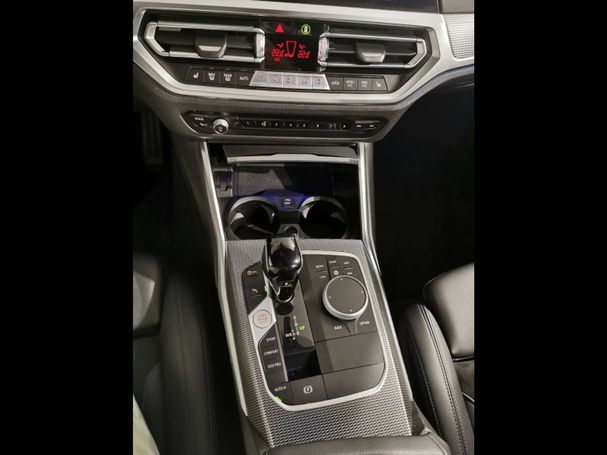 BMW 330 Touring xDrive 213 kW image number 13