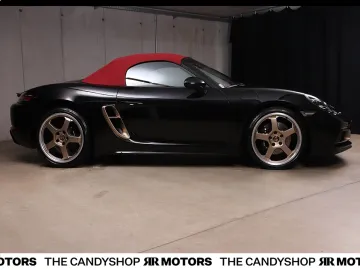 Car image 4