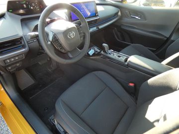 Car image 9