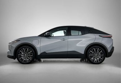 Car image 4