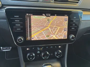 Car image 26