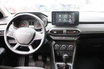 Car image 13