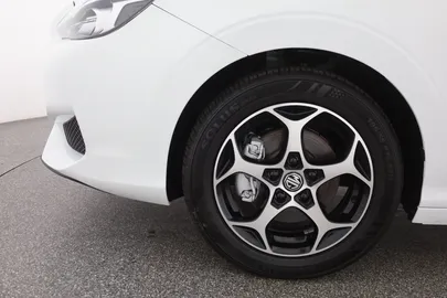 Car image 30