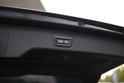 Car image 38