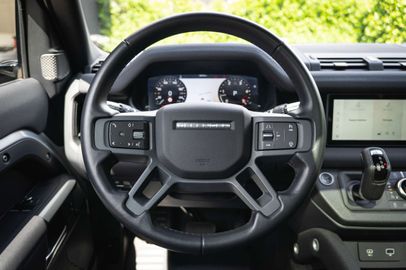 Car image 30