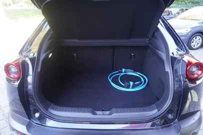 Car image 32
