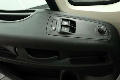 Car image 37