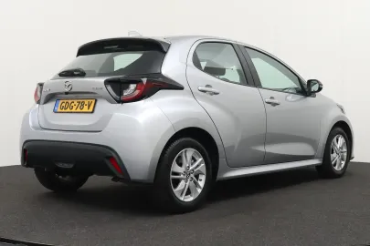 Car image 4