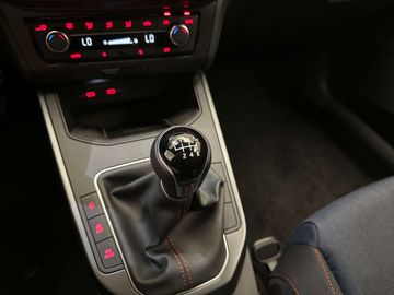 Car image 31