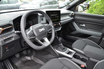 Car image 10