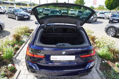 Car image 37