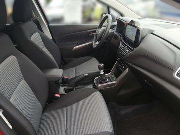 Car image 15