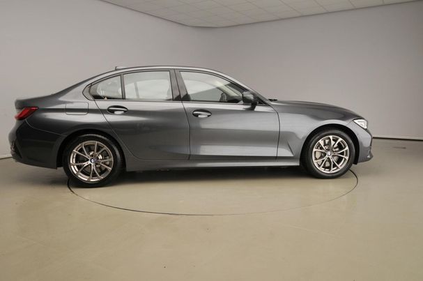 BMW 330e 215 kW image number 3