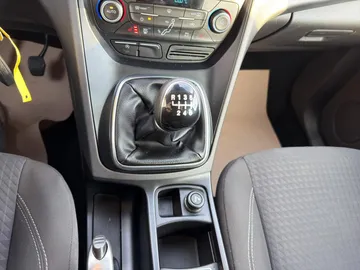 Car image 38