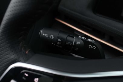 Car image 36