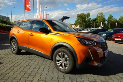 Car image 3