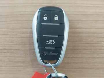 Car image 30