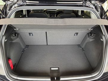 Car image 34
