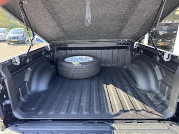Car image 36