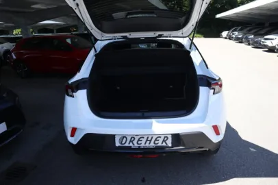 Car image 26