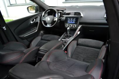 Car image 11