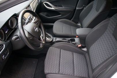 Car image 11